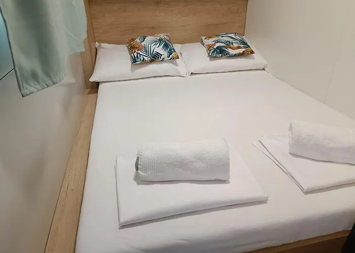 Classic Two Bedroom Mobile With Sea View And Terrace *