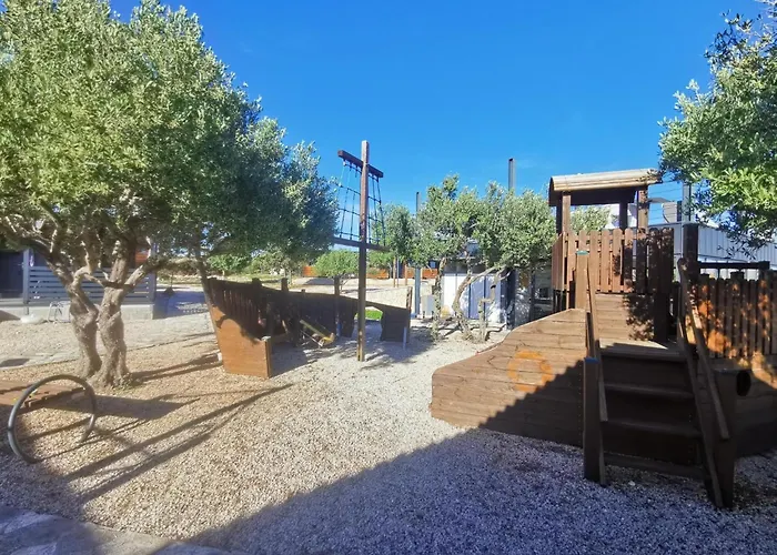 Classic Two Bedroom Mobile With Sea View And Terrace 皮罗瓦茨